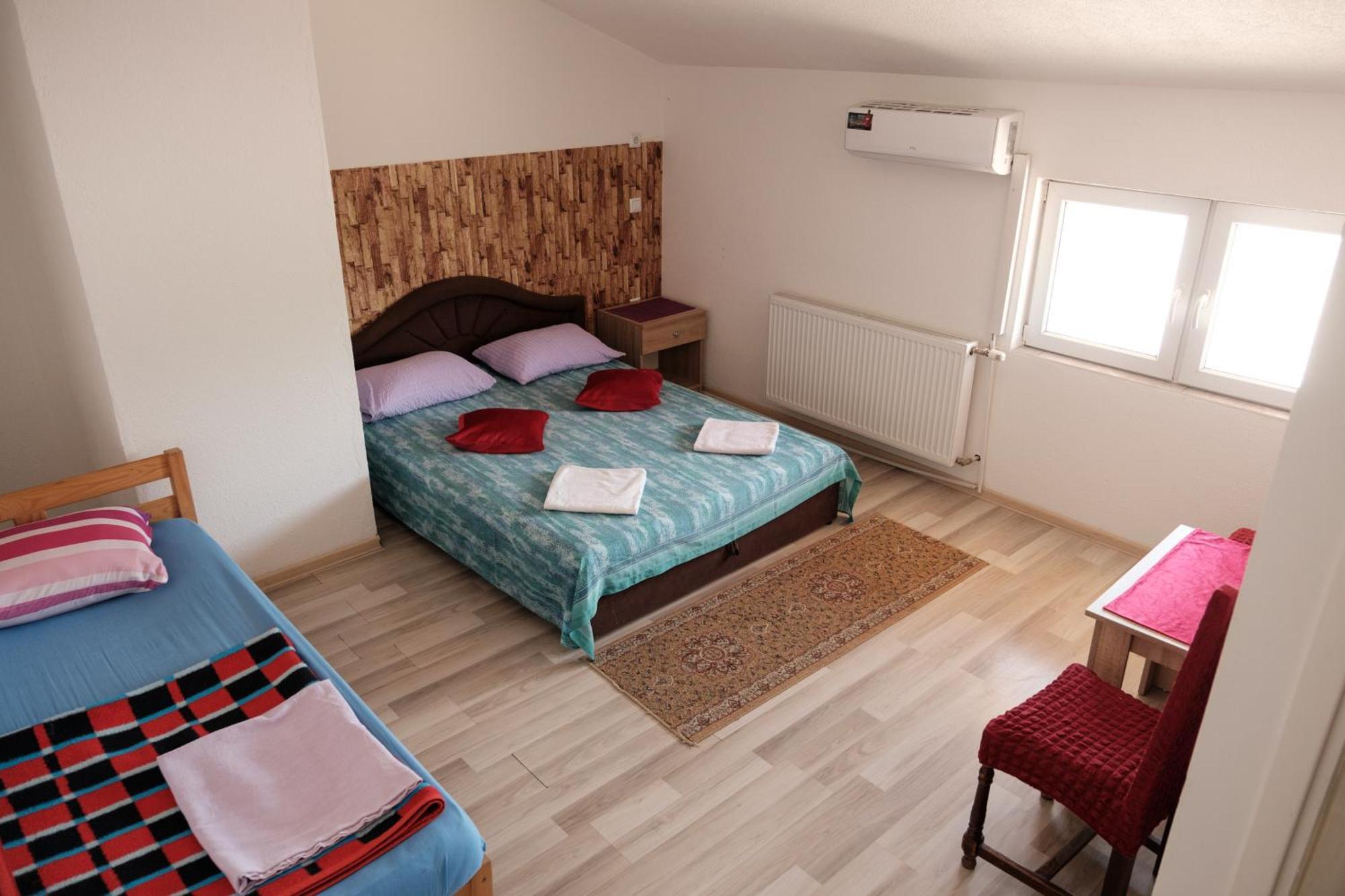 דובוי Guesthouse "Ines" מראה חיצוני תמונה