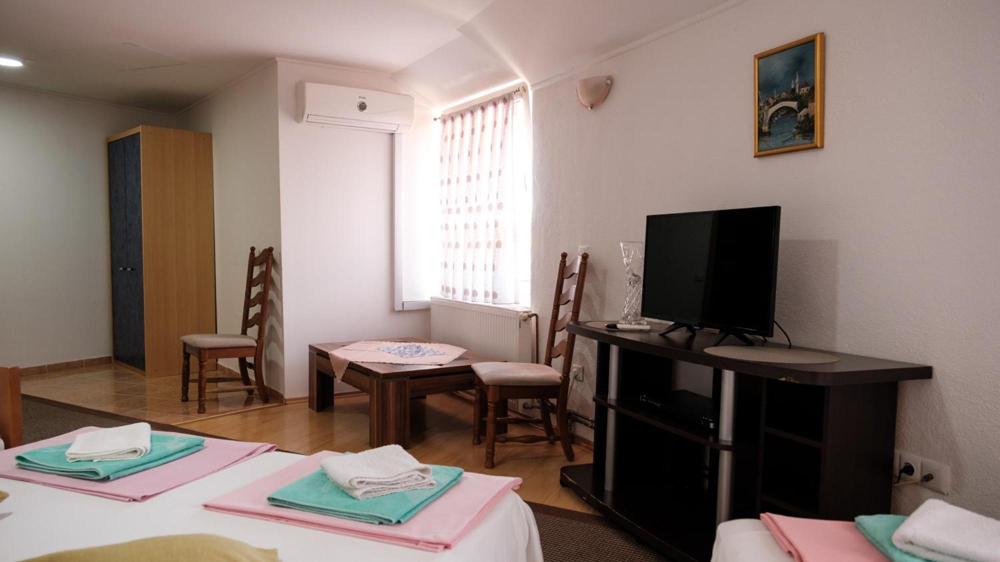 דובוי Guesthouse "Ines" מראה חיצוני תמונה