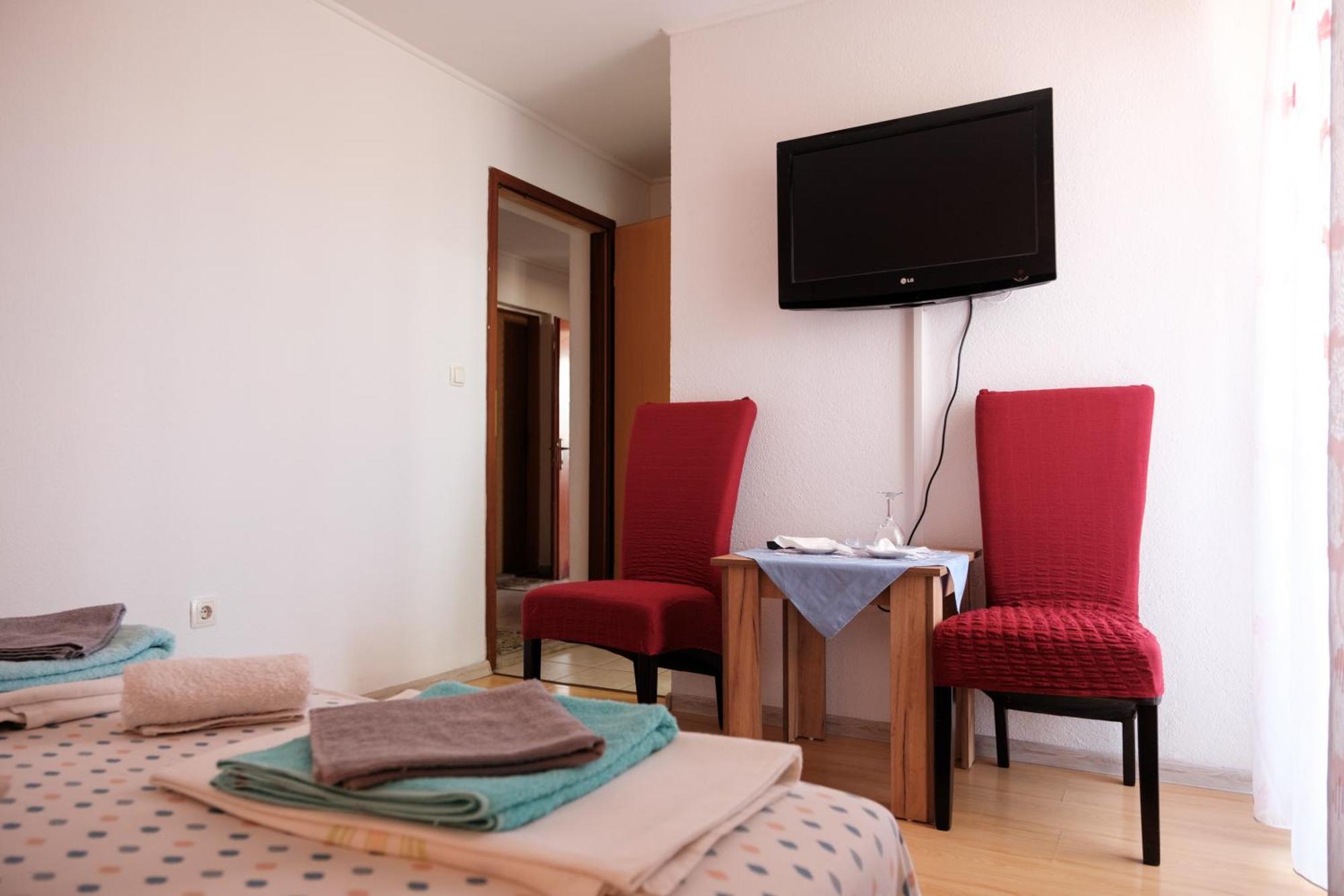 דובוי Guesthouse "Ines" מראה חיצוני תמונה