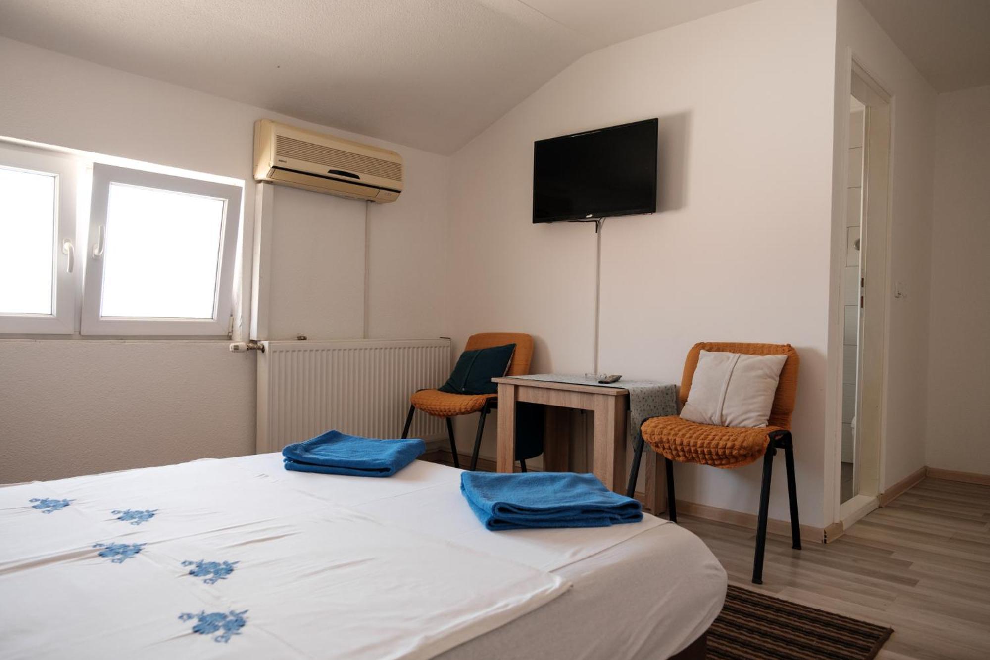 דובוי Guesthouse "Ines" מראה חיצוני תמונה