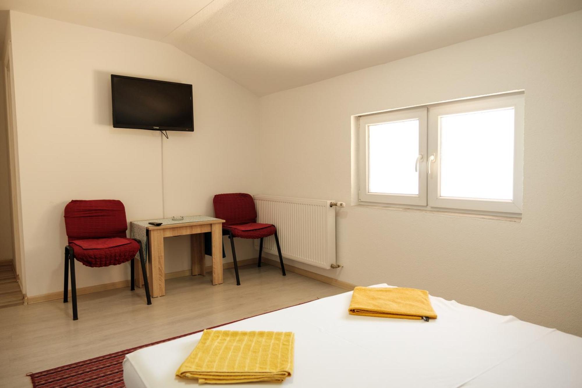 דובוי Guesthouse "Ines" מראה חיצוני תמונה